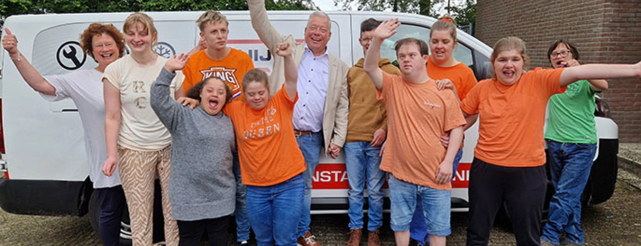 Luijten bussponsor van Stichting Dagbesteding Krimpenerwaard