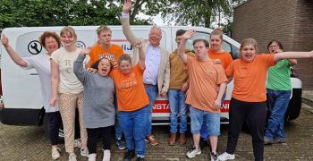 Luijten bussponsor van Stichting Dagbesteding Krimpenerwaard